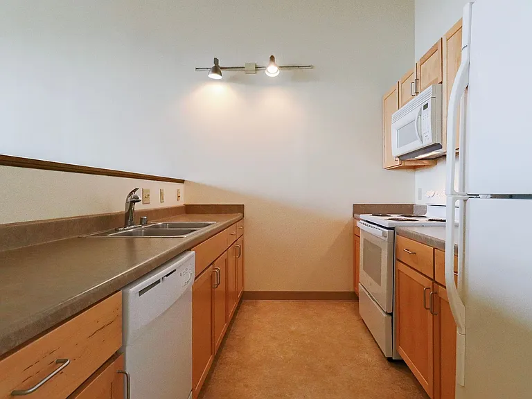 East High Apartments — Photo 110