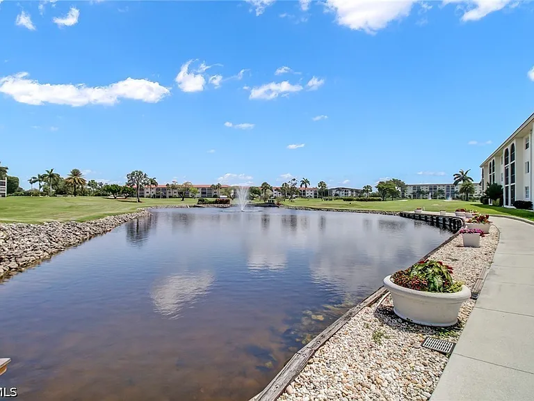 9 High Point Cir N #101 — Photo 43