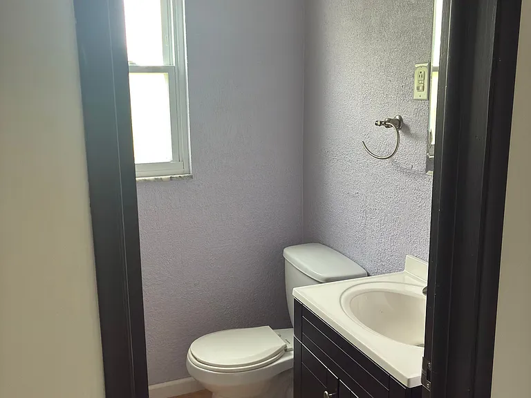 211 Verdant St — Photo 16