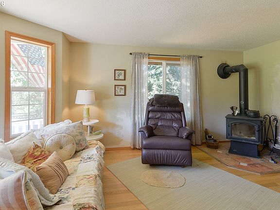 3rd image of 22604 NE 417th Cir