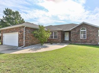 208 W Carlton St, Nixa, MO 65714