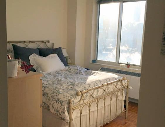 4th image of 1 River Pl APT 1427