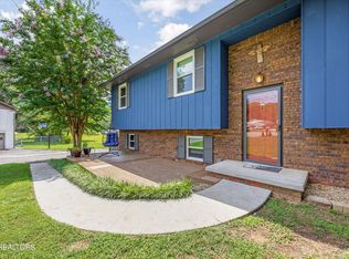 701 Ike Ln, Knoxville, TN 37918