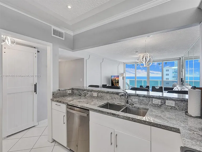 3725 S Ocean Dr #1506 — Photo 33