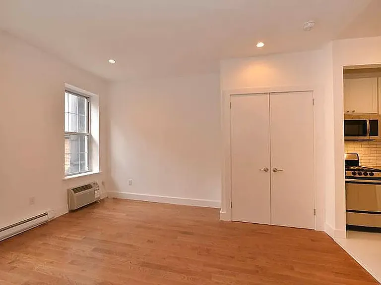 1355 2nd Ave #3C — Photo 2
