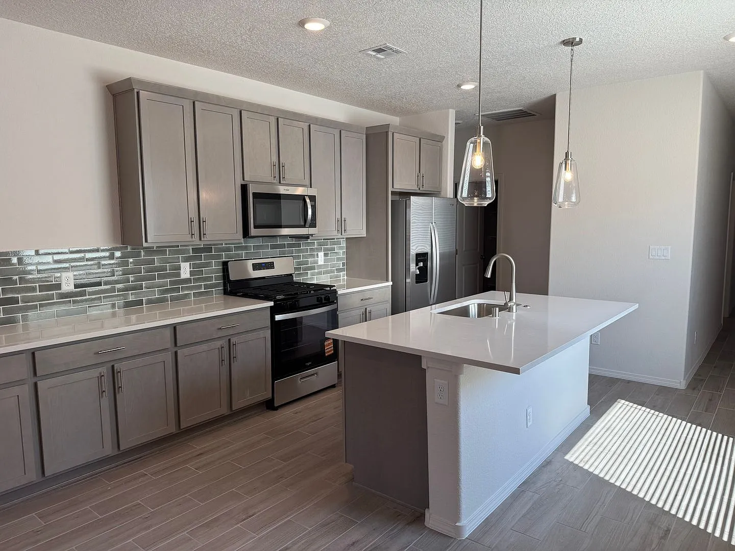 NEW DR Horton 3/BD 2/BA 2/CG — Photo 2