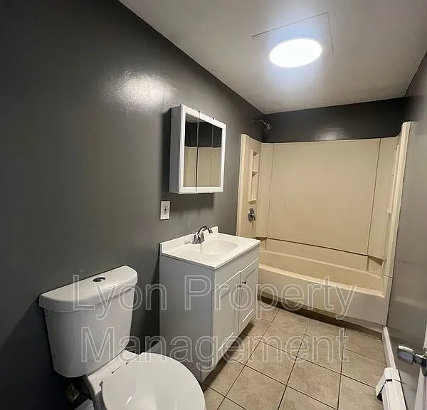 156 Pleasant St #3 — Photo 6