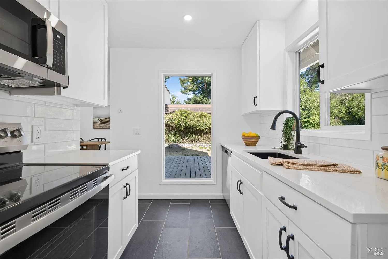 1742 Mission Boulevard - Photo 10