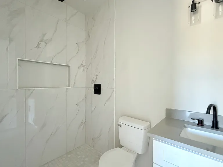 411 Moselle Ave — Photo 17