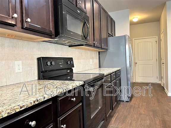 5th image of 5338 Cactus Cove Ln