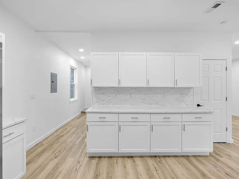 Great storage with the cabinetry!