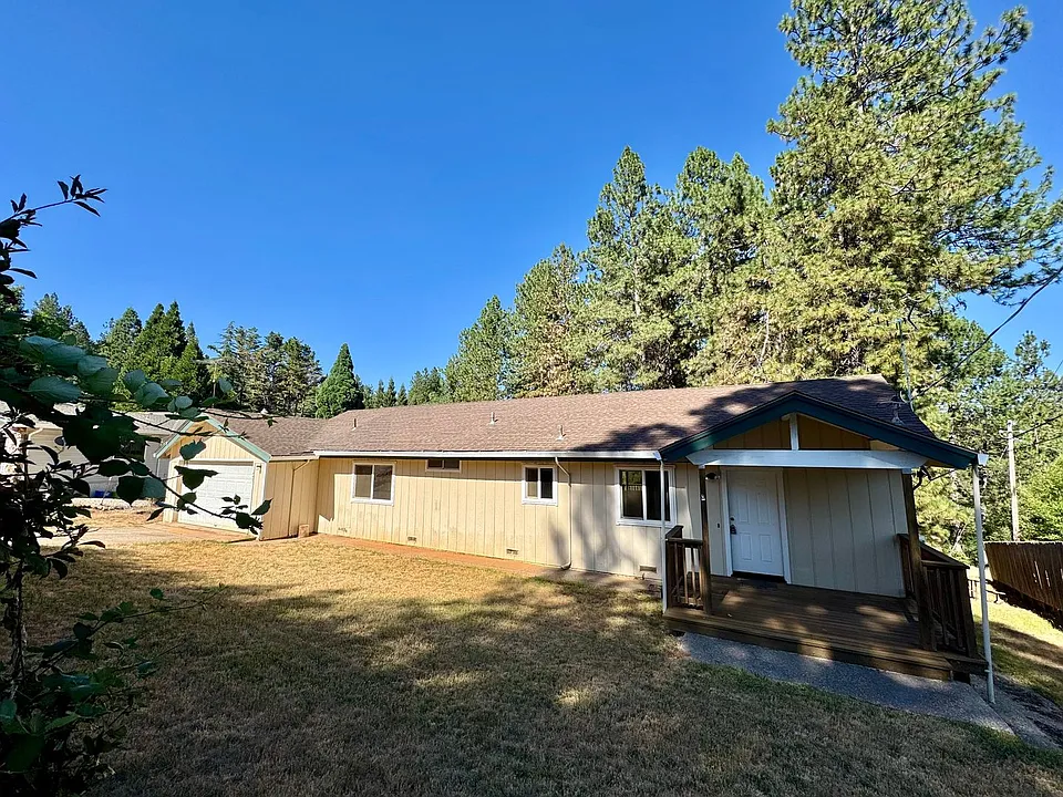11447 Lower Circle Dr