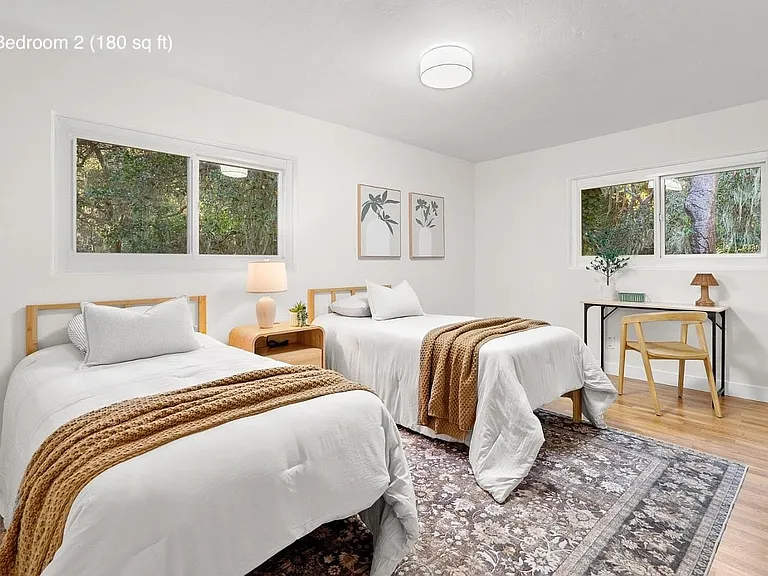 Soledad Pl — Photo 1