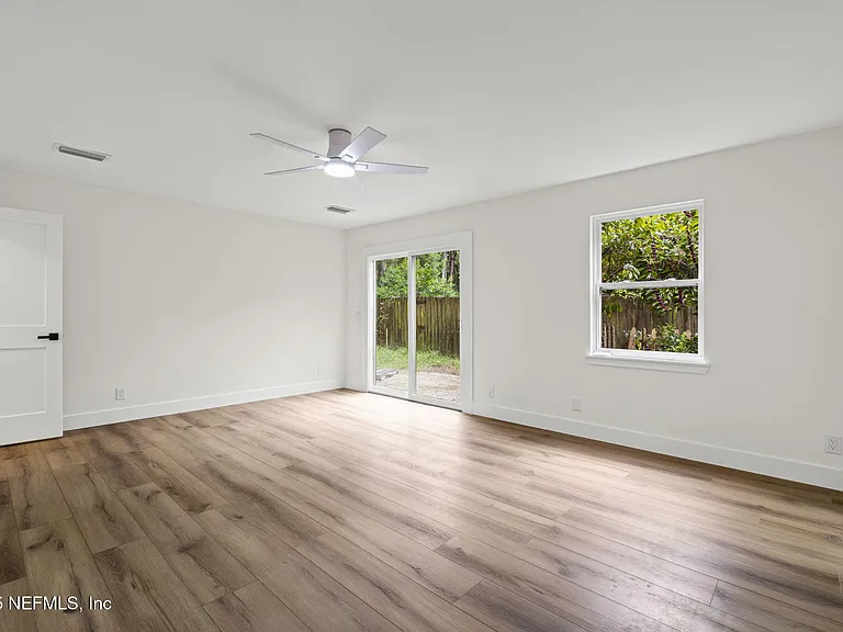 5477 Brightwater Ln — Photo 10