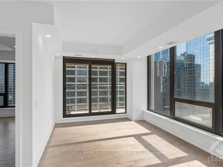340 Queen St #1407 — Photo 9