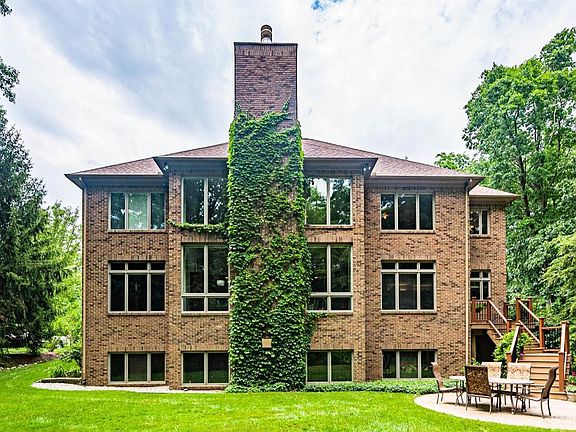 3rd image of 4560 Boxwood Ct
