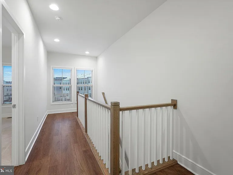 43421 Farringdon — Photo 33