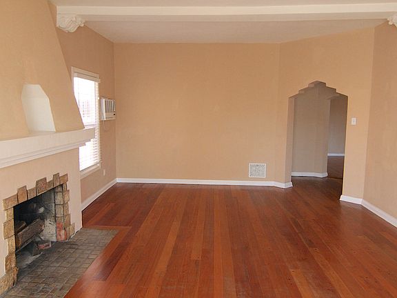 4th image of 9217 Alcott St