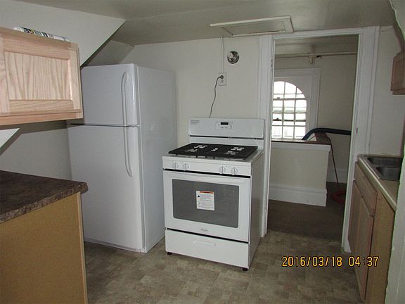 3rd image of 527 Oak St APT 8