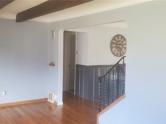 4th image of 30148 Truman Ave