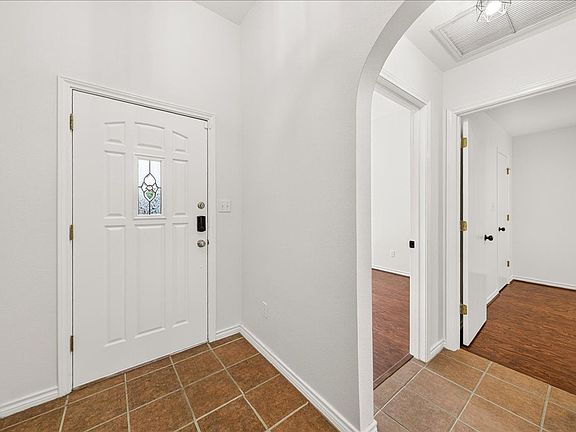 3rd image of 3810 Los Arroyos Dr