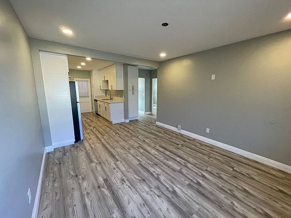 4th image of 3634-48 1/2 Park Blvd #3638