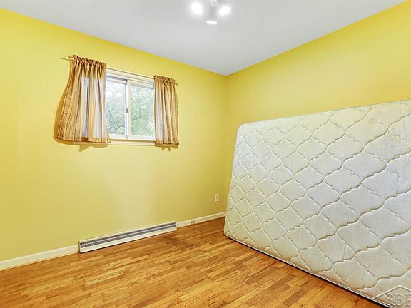 5th image of 4909 Brook Dr