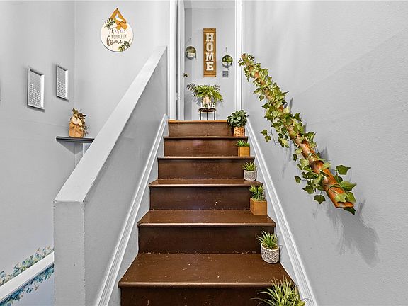 3rd image of 110-112 Evelyn St