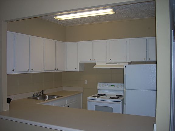 2nd image of 1203 Market St APT 413