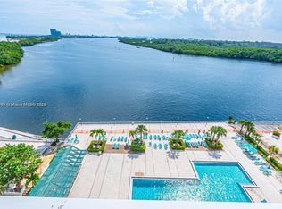 300 Bayview Dr APT 509, Sunny Isles Beach, FL 33160
