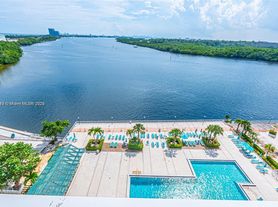 300 Bayview Dr