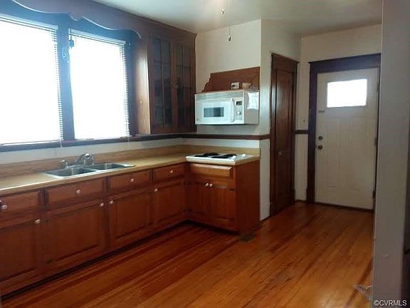 3rd image of 801 McCoul St