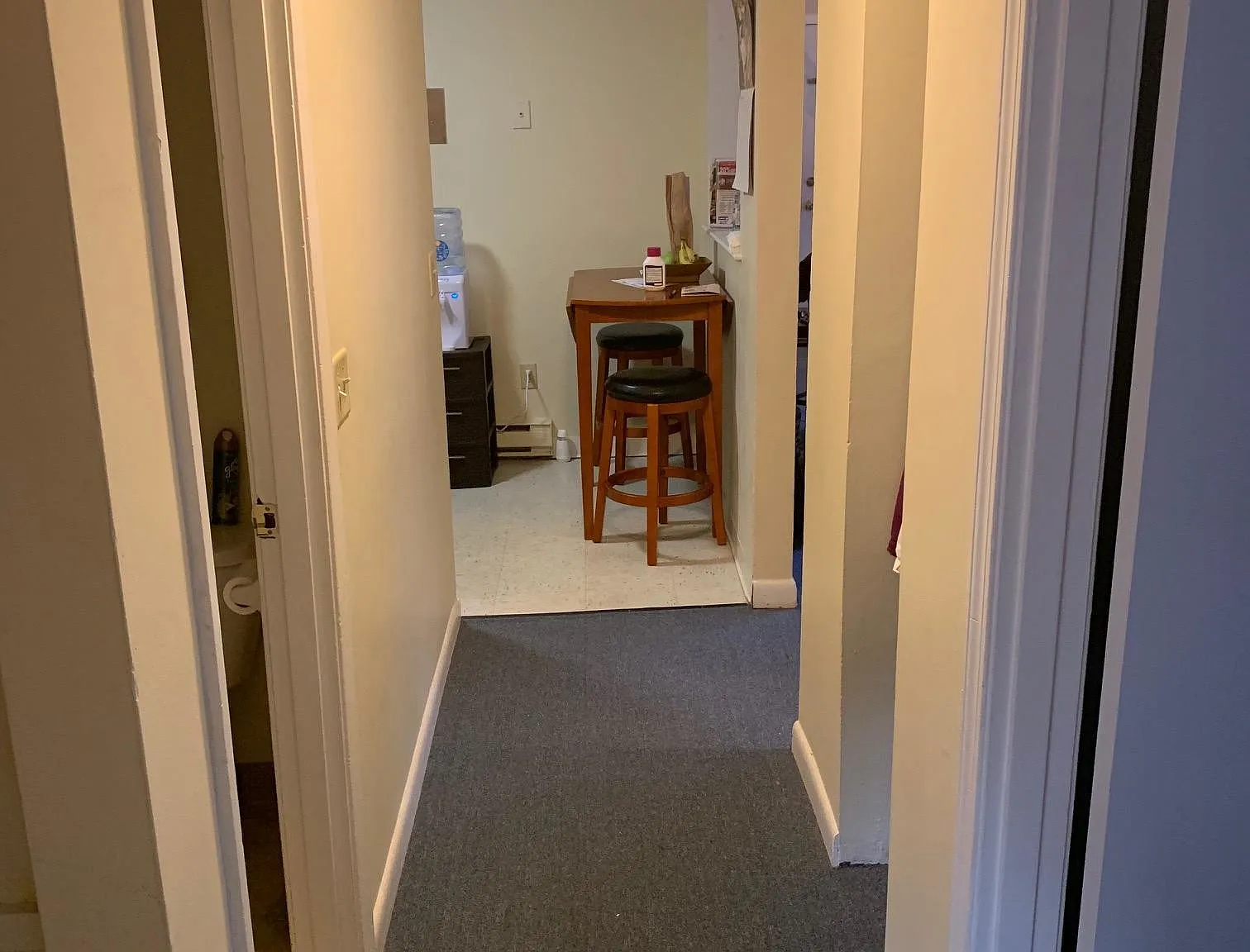 2 bed, 1.0 bath, 989 sqft, $1,825 — Photo 2