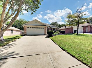 3100 Scenic Glen Dr, Mansfield, TX 76063