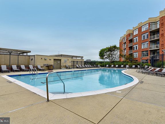 2nd image of 3600 Glebe Rd #417W