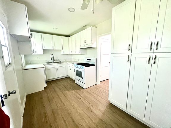 3rd image of 1808 W Glenoaks Blvd APT D
