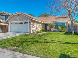 6847 Emerald Ave, Fontana, CA 92336