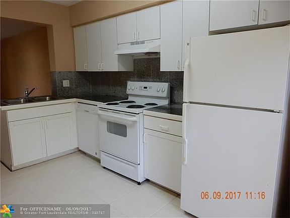 5th image of 11424 NW 43rd St