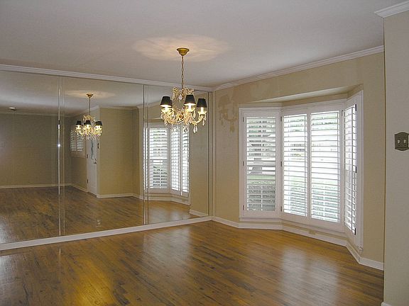 4th image of 901 Sherwood Dr