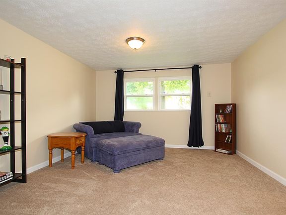 4th image of 2981 Glenaire Dr