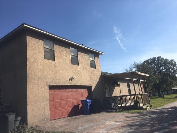 Side view, different angle showing the upstairs room