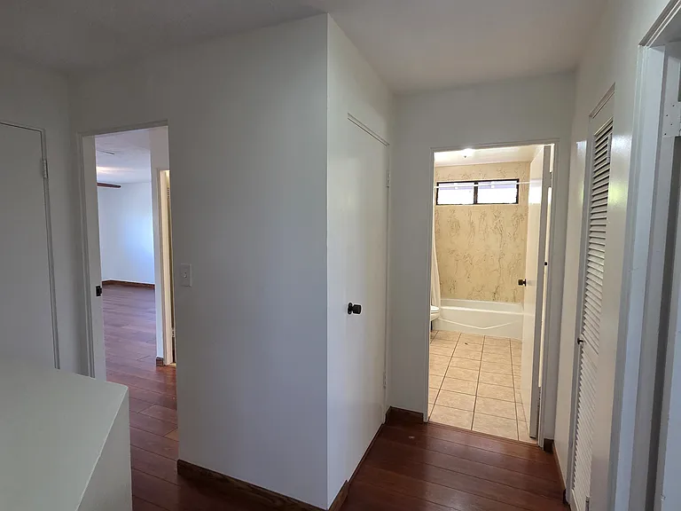 943 11th Ave — Photo 22