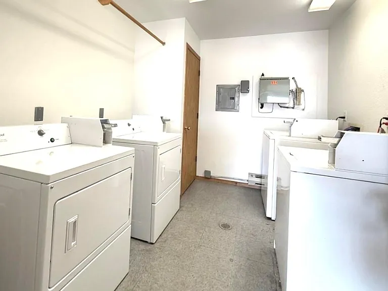 531 S Angus Ave #2 — Photo 40