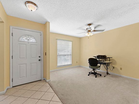 5th image of 4412 Apple Leaf Dr E