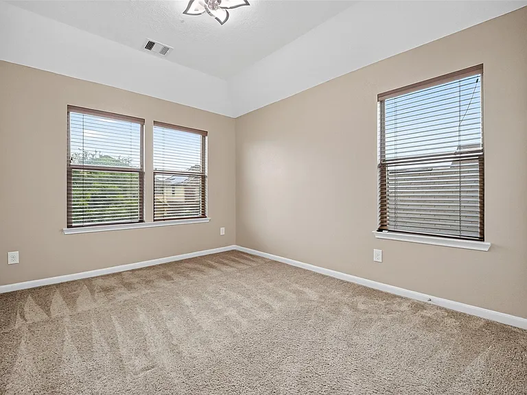 16419 Sheffield Run Dr — Photo 34