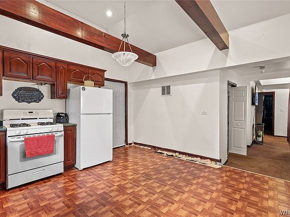 2nd image of 535 Roanoke Ave