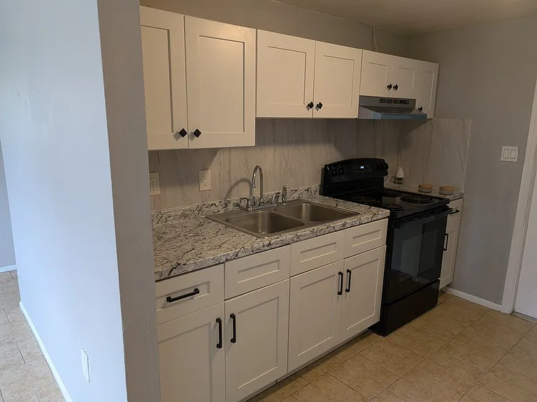 9415 Eastfield Rd #B — Photo 5
