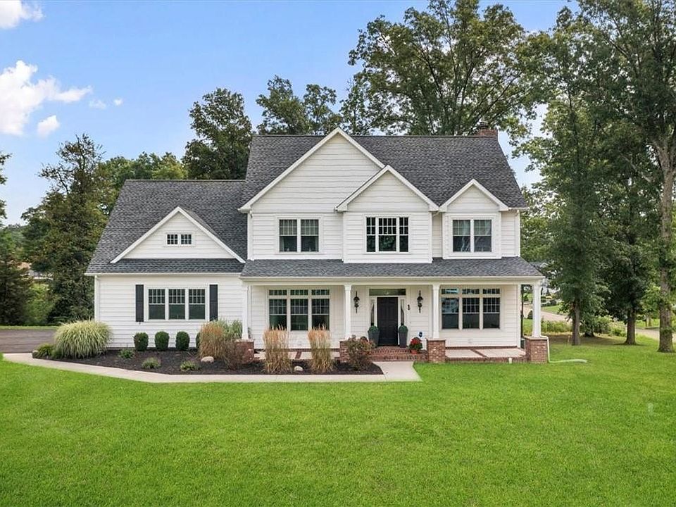 1st image of 40 Briarwood Lane