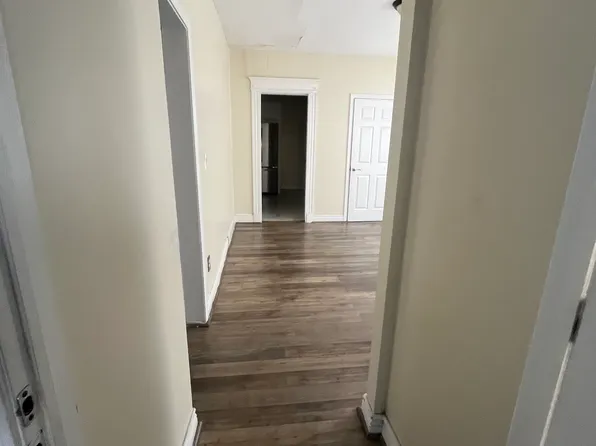 462 1st Ave #1, West Haven, CT 06516