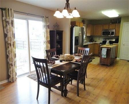 5th image of 9 Hoover Pl
